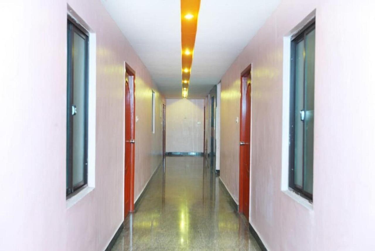 Gnana Srm Residecny Hotel Pondicherry Bagian luar foto