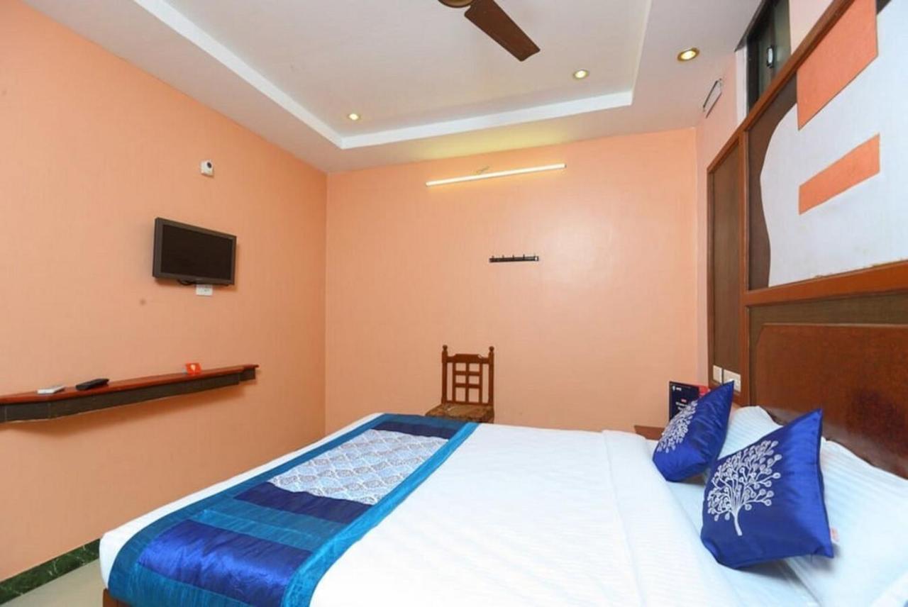 Gnana Srm Residecny Hotel Pondicherry Bagian luar foto