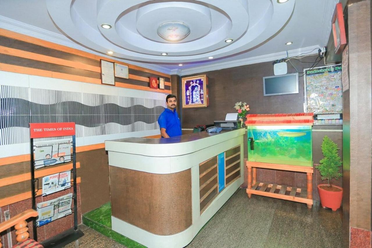 Gnana Srm Residecny Hotel Pondicherry Bagian luar foto
