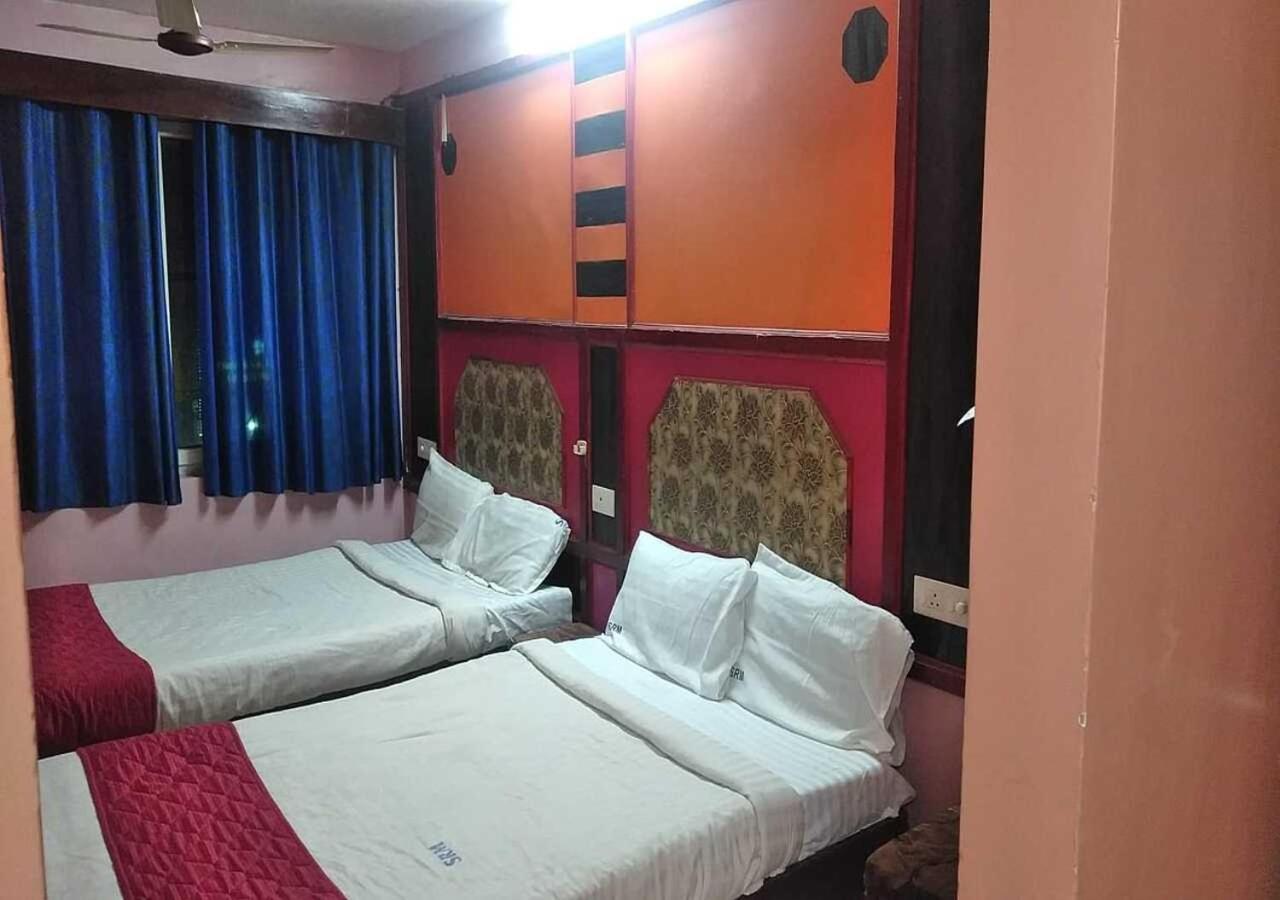 Gnana Srm Residecny Hotel Pondicherry Bagian luar foto