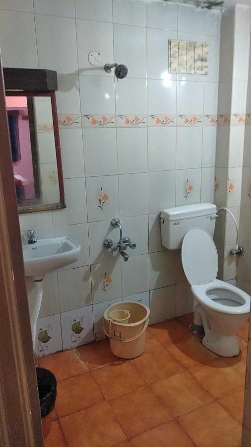 Gnana Srm Residecny Hotel Pondicherry Bagian luar foto